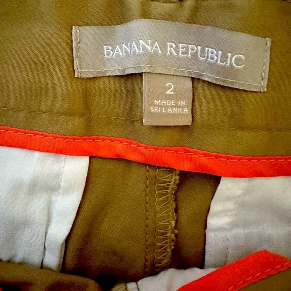 Banana Republic casual shorts, 5’ length. - Picture 6 of 6